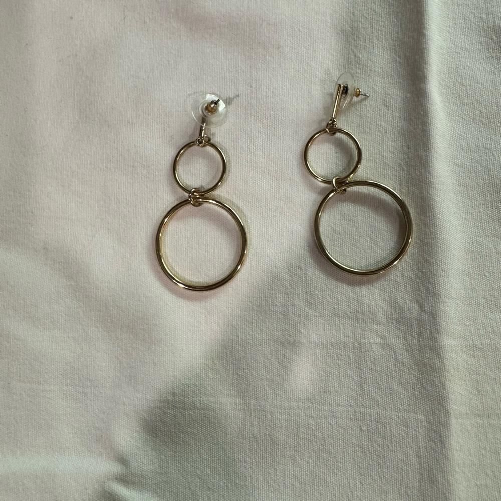 Elegant Gold Hoop Earrings